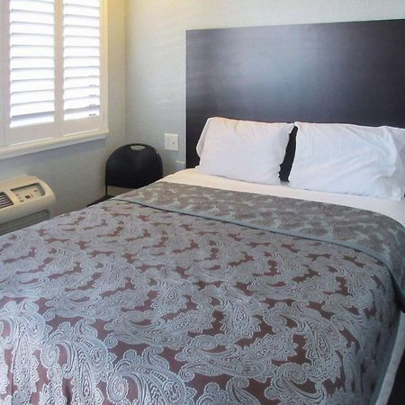 סן פאבלו Rodeway Inn מראה חיצוני תמונה